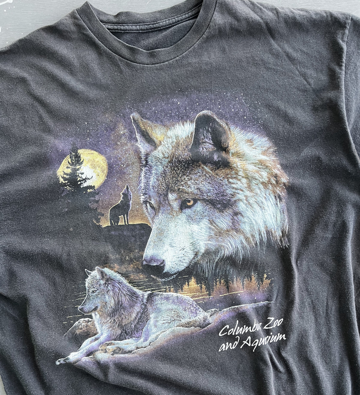 Columbus Zoo & Aquarium Wolf Graphic - L