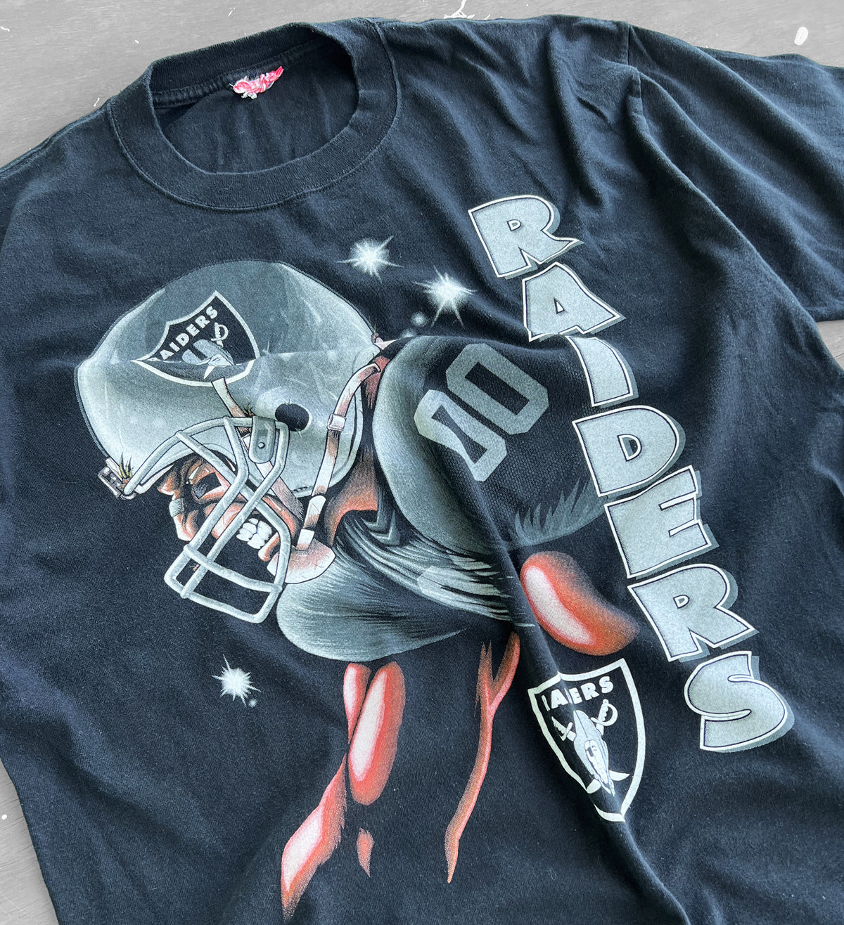 Vintage Oakland Raiders “Mean 00”- L
